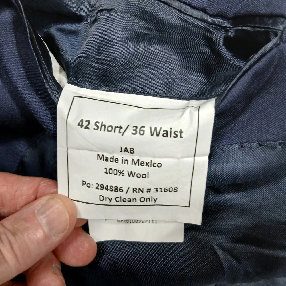Jos. A. Bank Signature 100% Wool Navy Blue Blazer 42 Short‎ Jacket